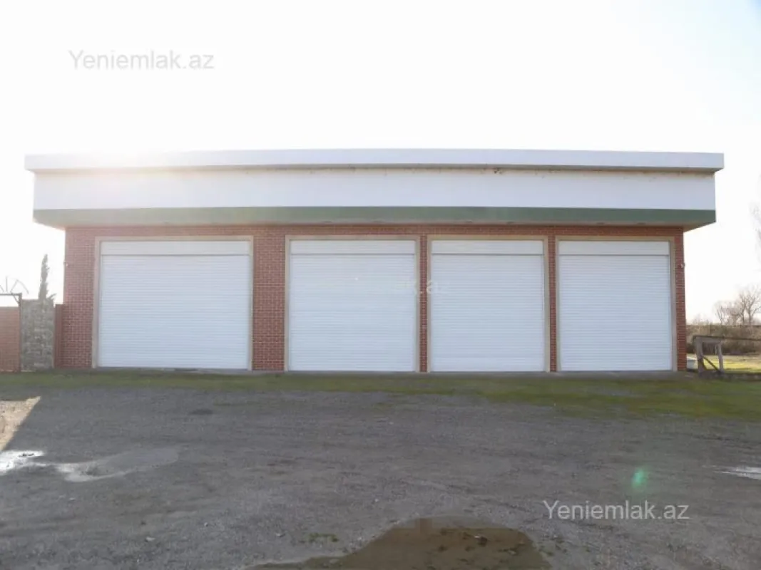 Satılır 4 otaqlı obyekt 200 m²