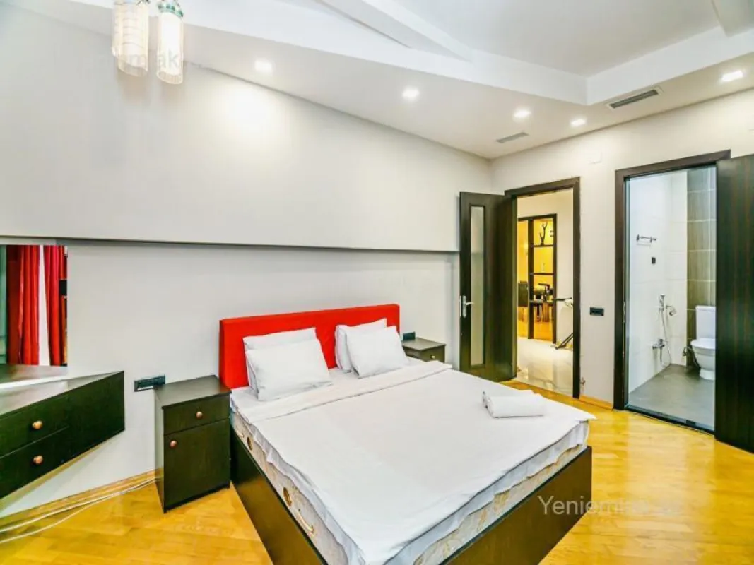 Satılır 3 otaqlı yeni tikili 160 m²