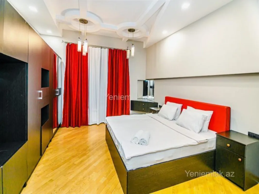 Satılır 3 otaqlı yeni tikili 160 m²