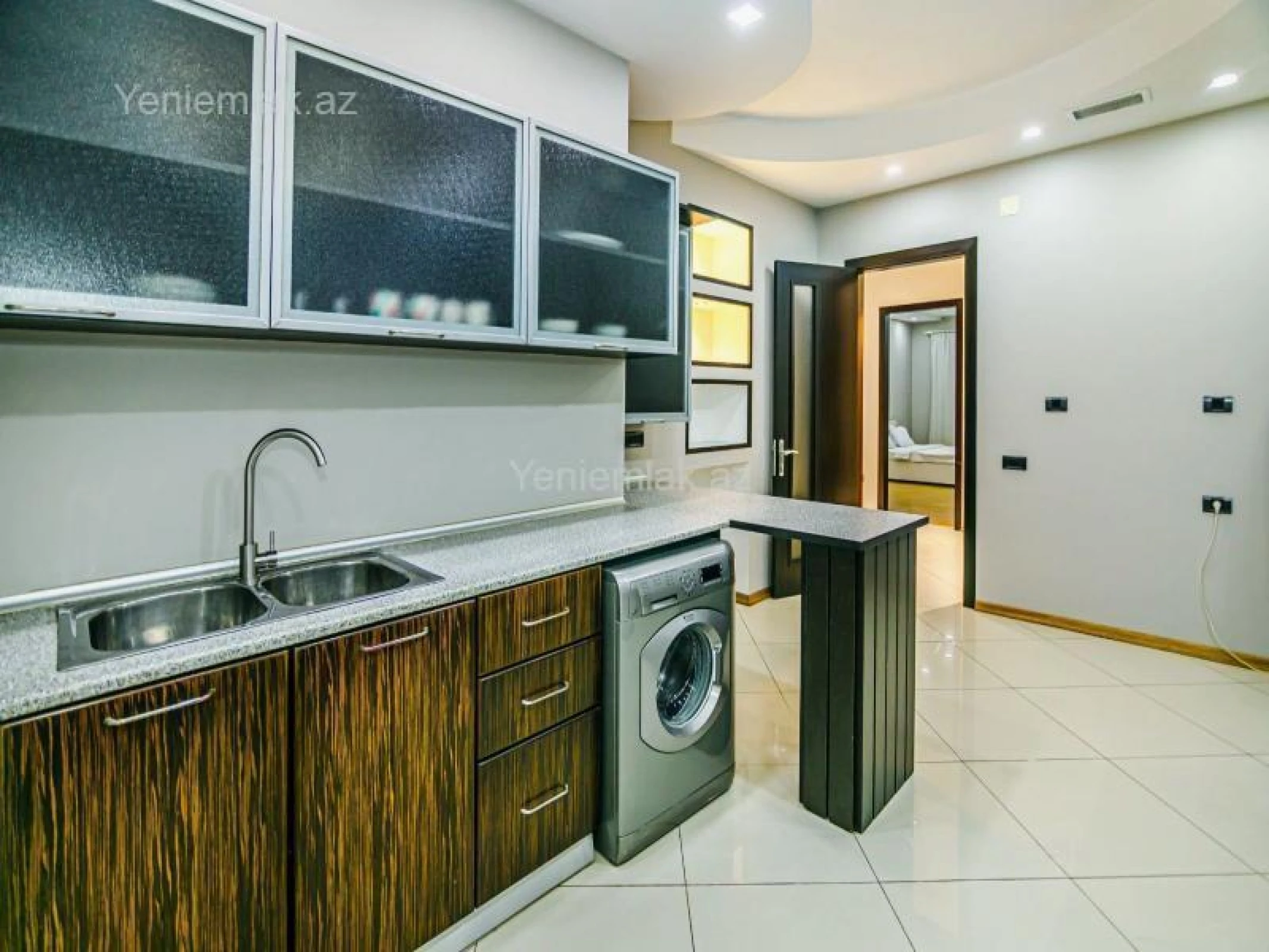 Satılır 3 otaqlı yeni tikili 160 m²