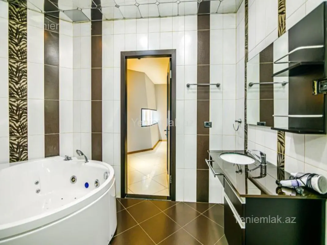 Satılır 3 otaqlı yeni tikili 160 m²