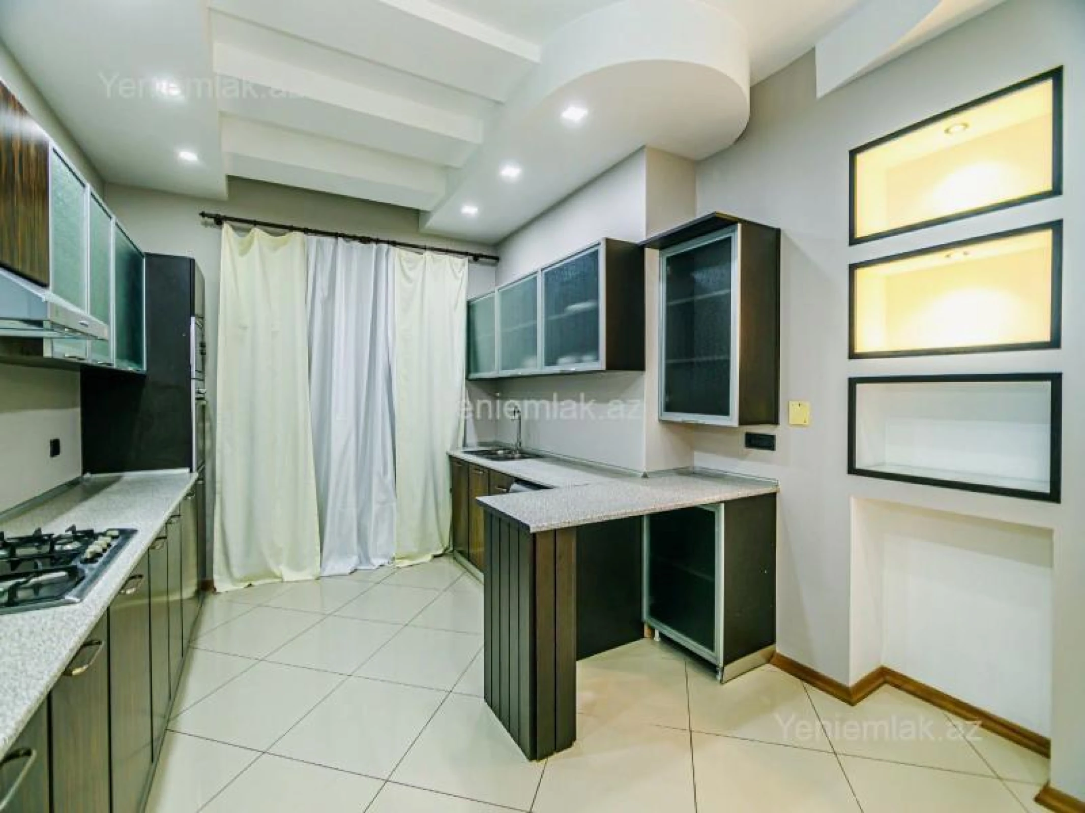 Satılır 3 otaqlı yeni tikili 160 m²