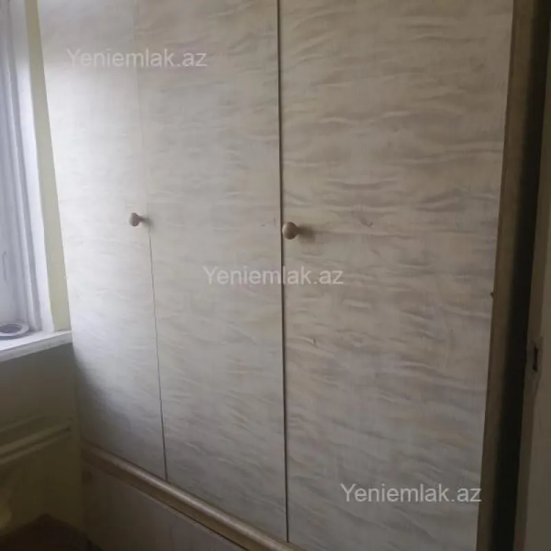 Satılır 1 otaqlı köhnə tikili 35 m²