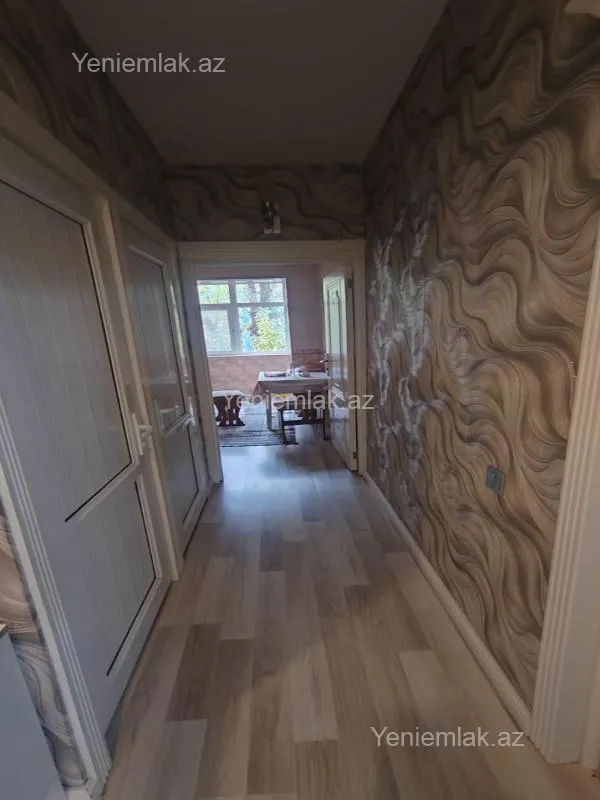 Satılır 4 otaqlı köhnə tikili 100 m²