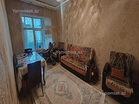 Satılır 4 otaqlı köhnə tikili 100 m²