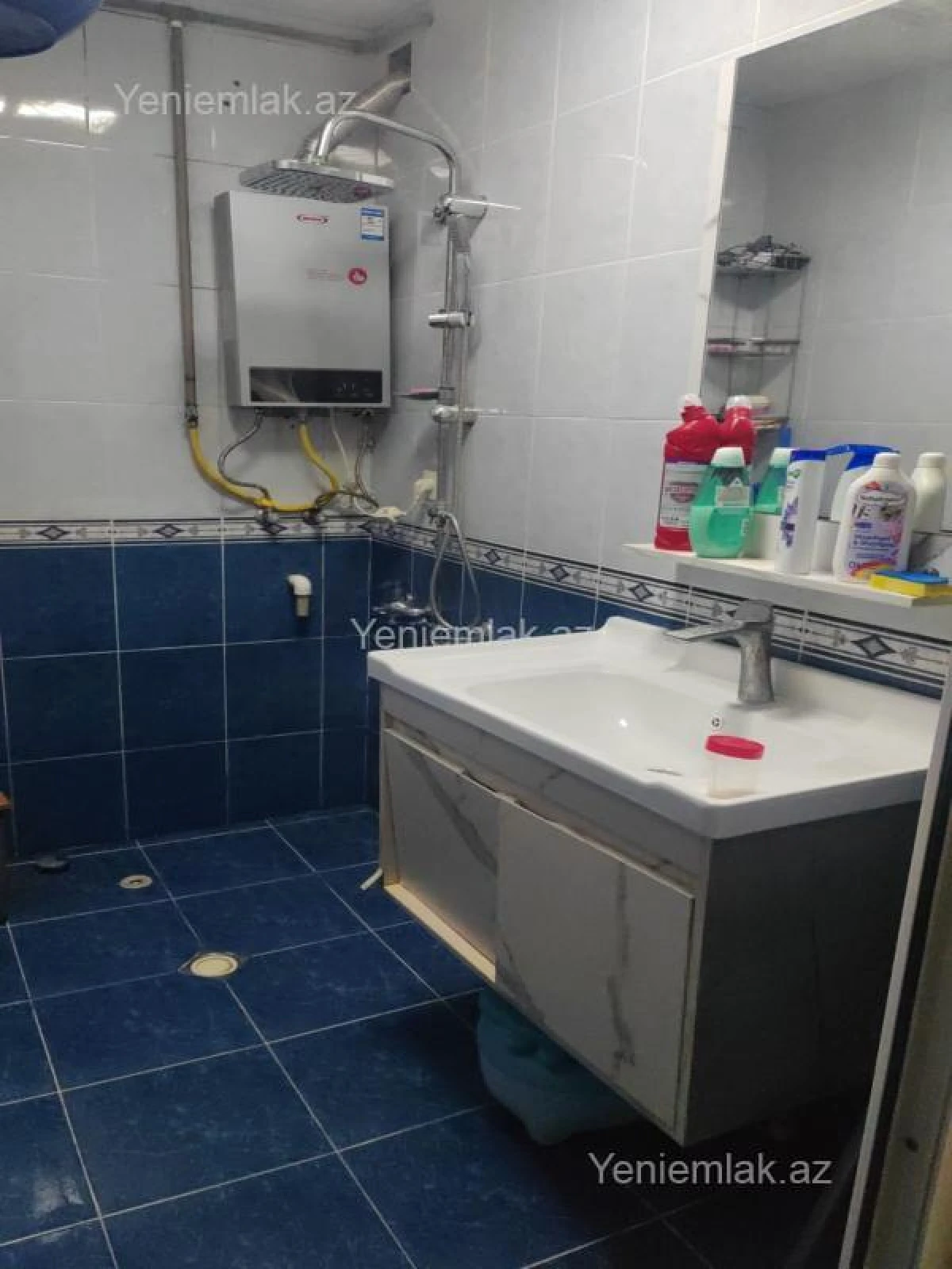 Satılır 4 otaqlı köhnə tikili 100 m²