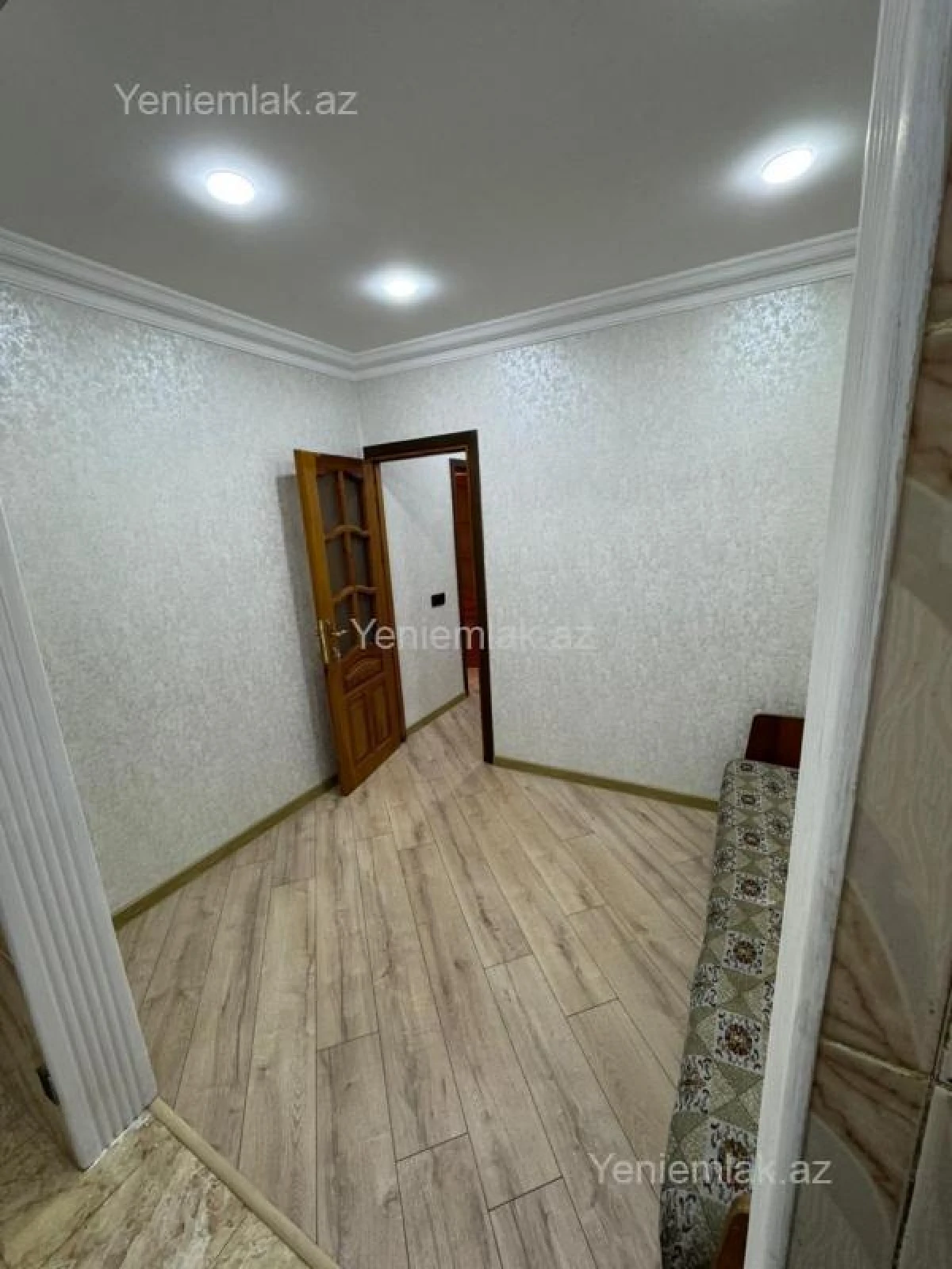 Satılır 2 otaqlı köhnə tikili 60 m²