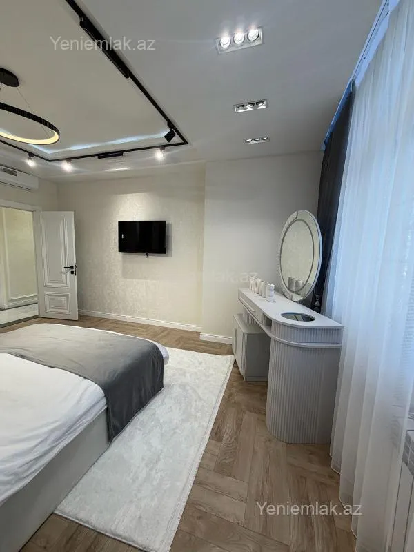 Satılır 3 otaqlı yeni tikili 100 m²