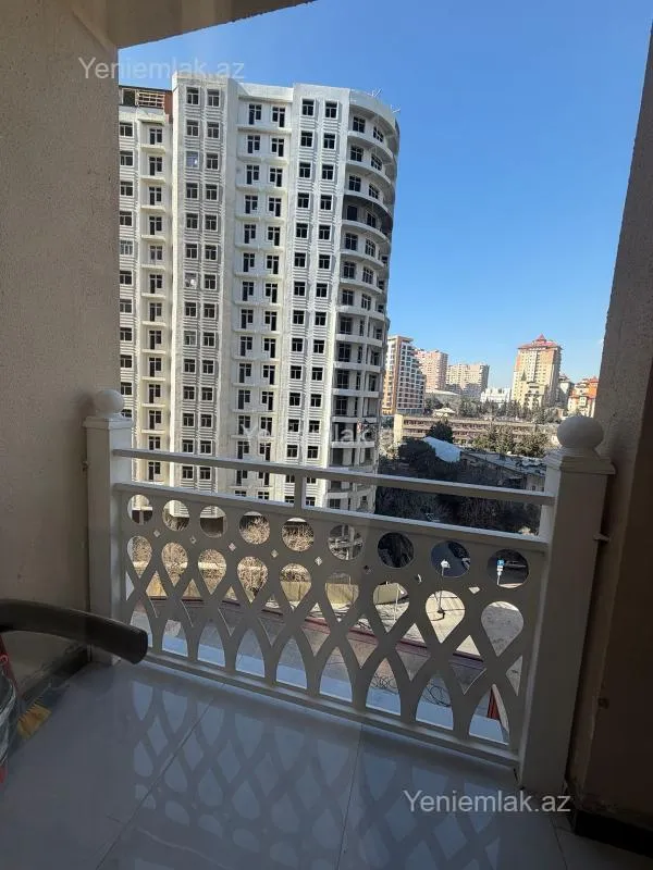 Satılır 3 otaqlı yeni tikili 100 m²