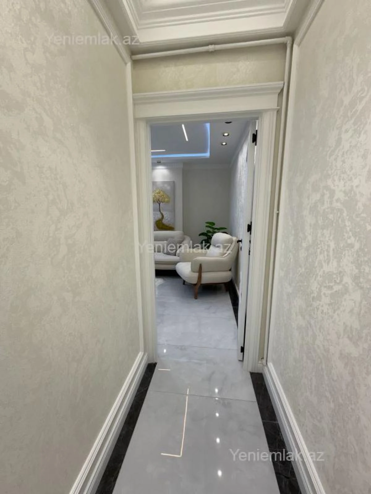 Satılır 3 otaqlı yeni tikili 100 m²