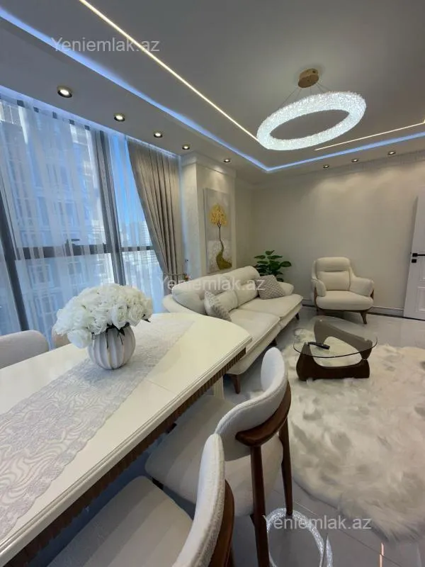 Satılır 3 otaqlı yeni tikili 100 m²