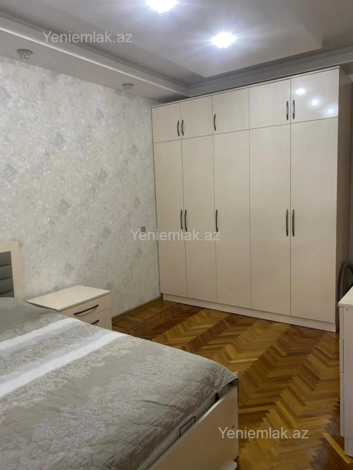 Satılır 3 otaqlı köhnə tikili 75 m²