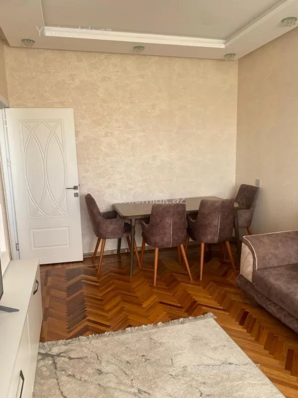 Satılır 3 otaqlı köhnə tikili 75 m²