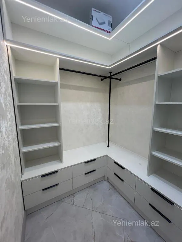 Satılır 4 otaqlı yeni tikili 145 m²