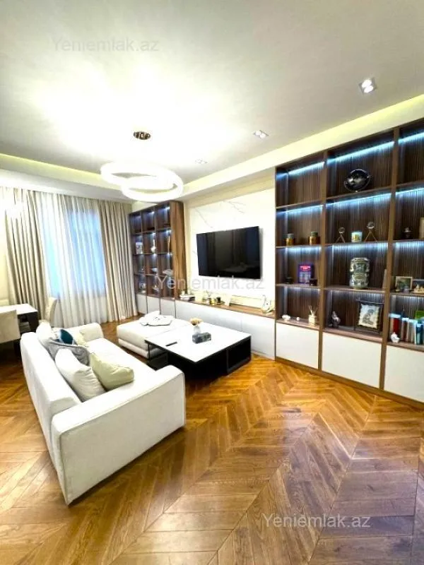 Satılır 2 otaqlı yeni tikili 92 m²