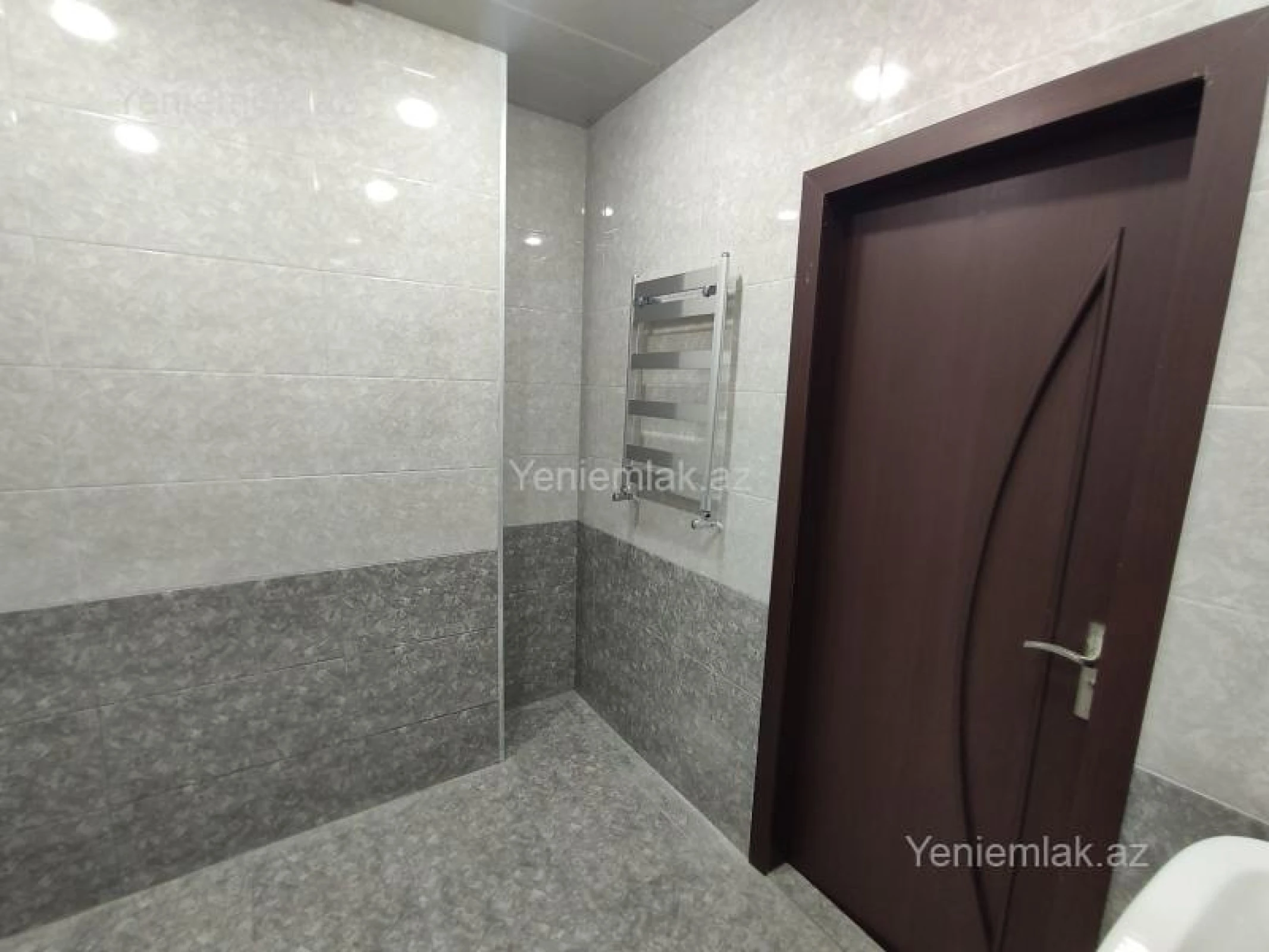 Satılır 3 otaqlı yeni tikili 115 m²