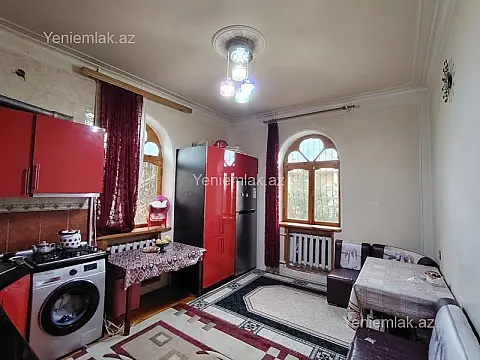 Satılır 6 otaqlı həyət evi 324 m²