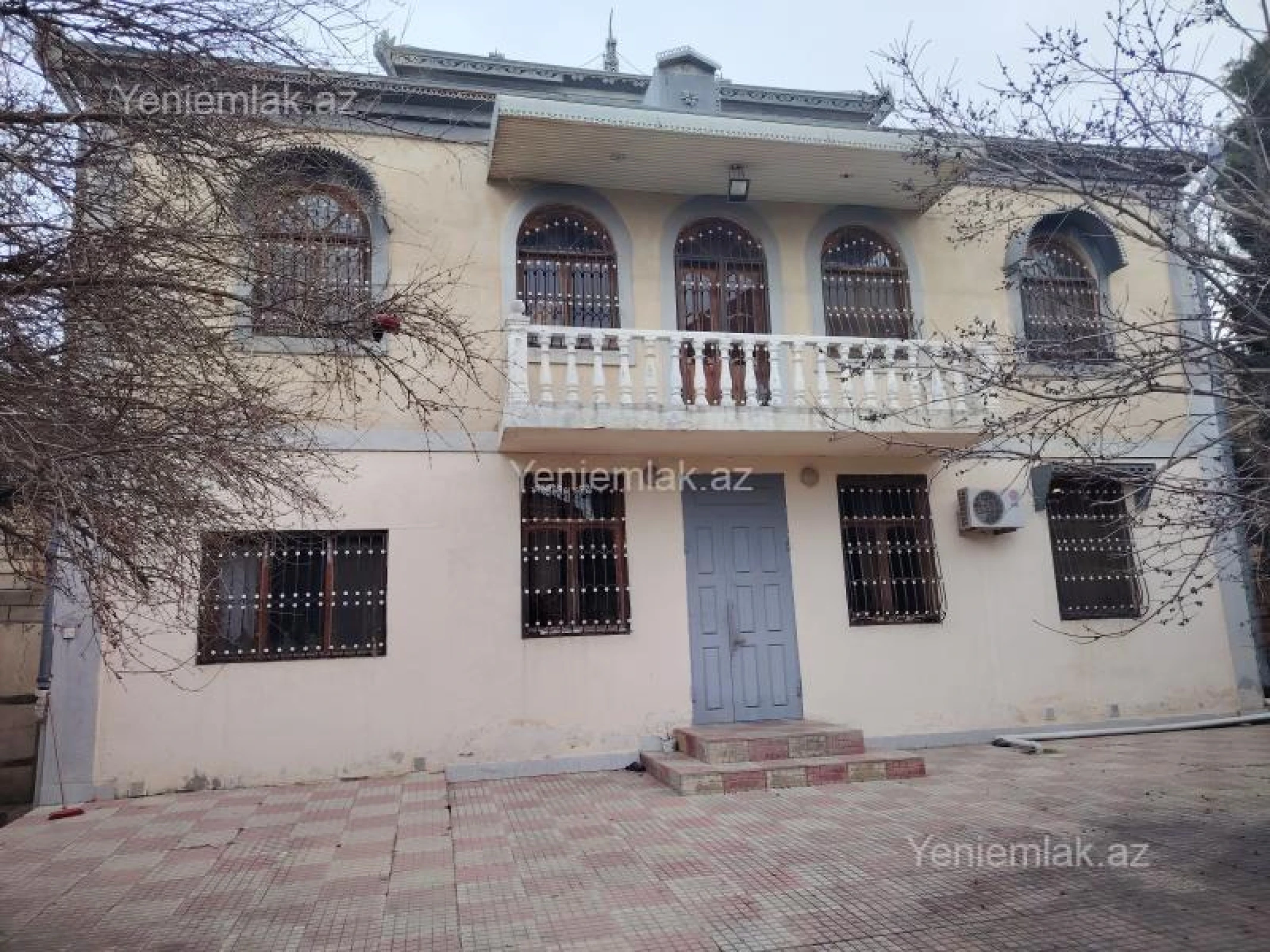 Satılır 6 otaqlı həyət evi 324 m²