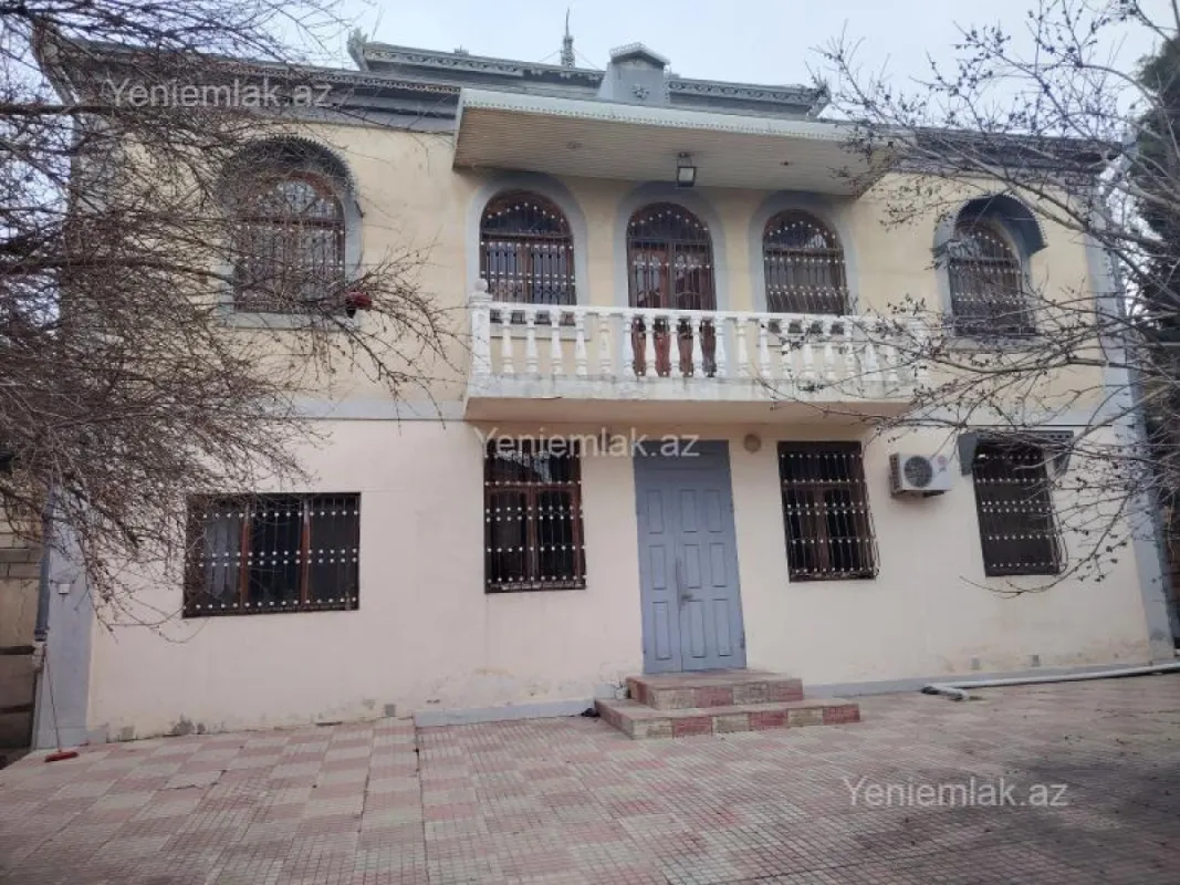 Satılır 6 otaqlı həyət evi 324 m²