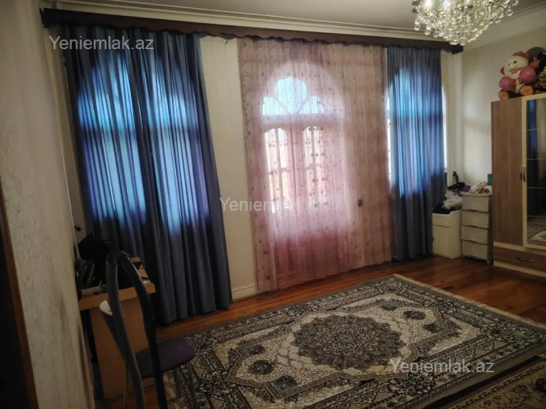 Satılır 6 otaqlı həyət evi 324 m²