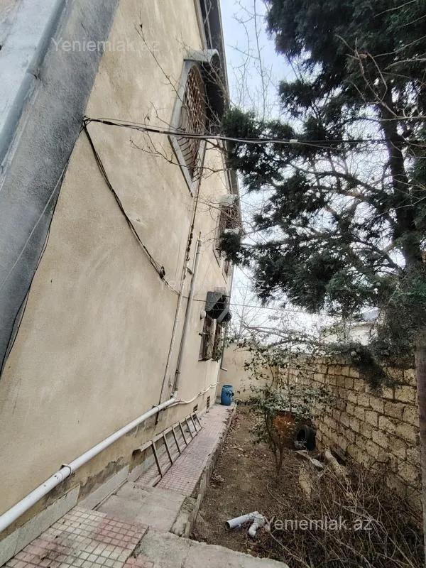 Satılır 6 otaqlı həyət evi 324 m²