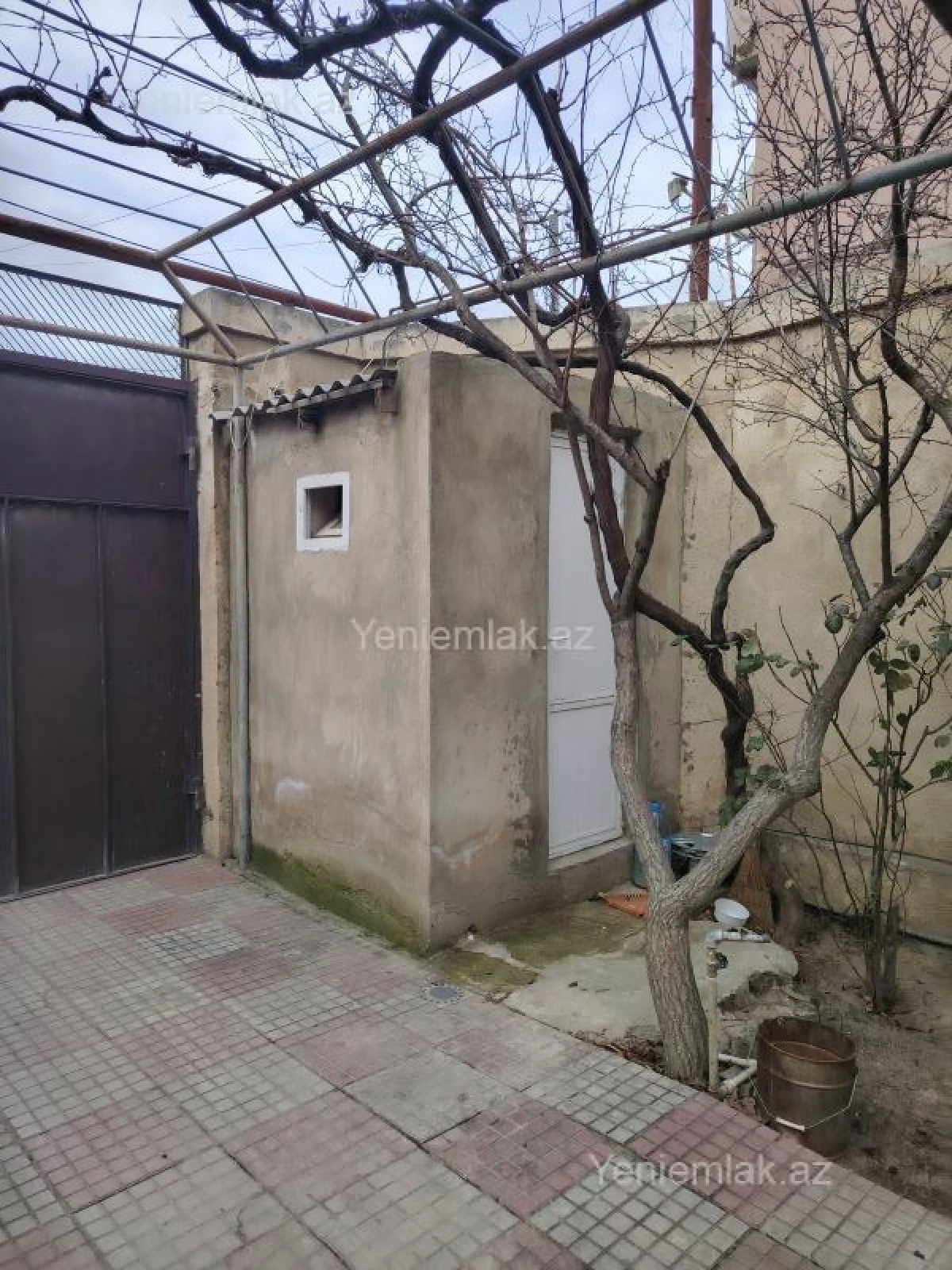 Satılır 6 otaqlı həyət evi 324 m²
