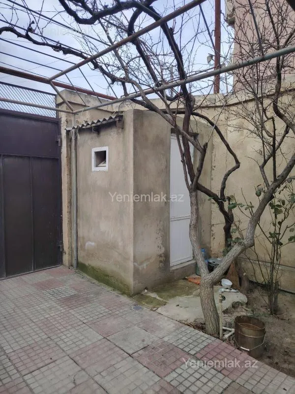 Satılır 6 otaqlı həyət evi 324 m²