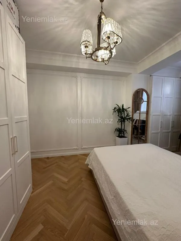 Satılır 3 otaqlı yeni tikili 110 m²