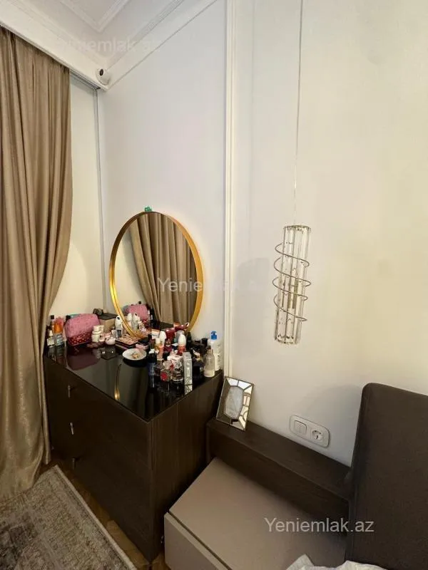 Satılır 3 otaqlı yeni tikili 110 m²