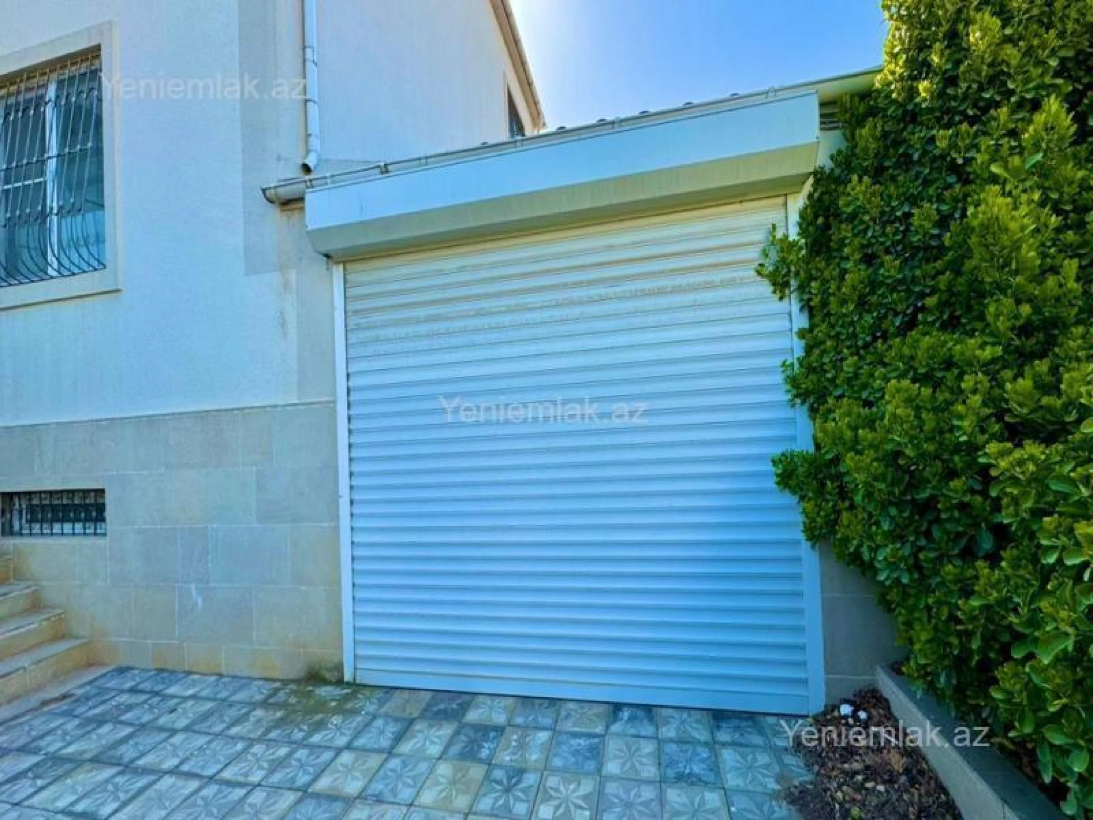 Satılır 5 otaqlı həyət evi 240 m²