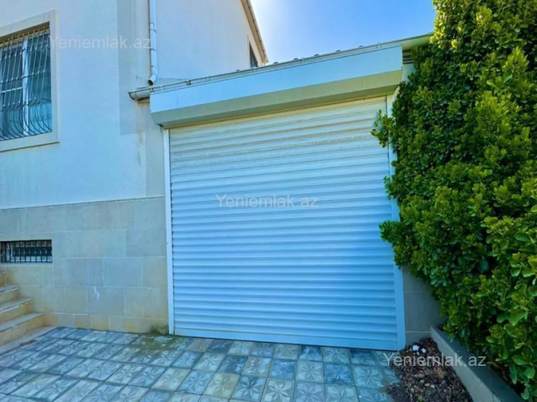 Satılır 5 otaqlı həyət evi 240 m²