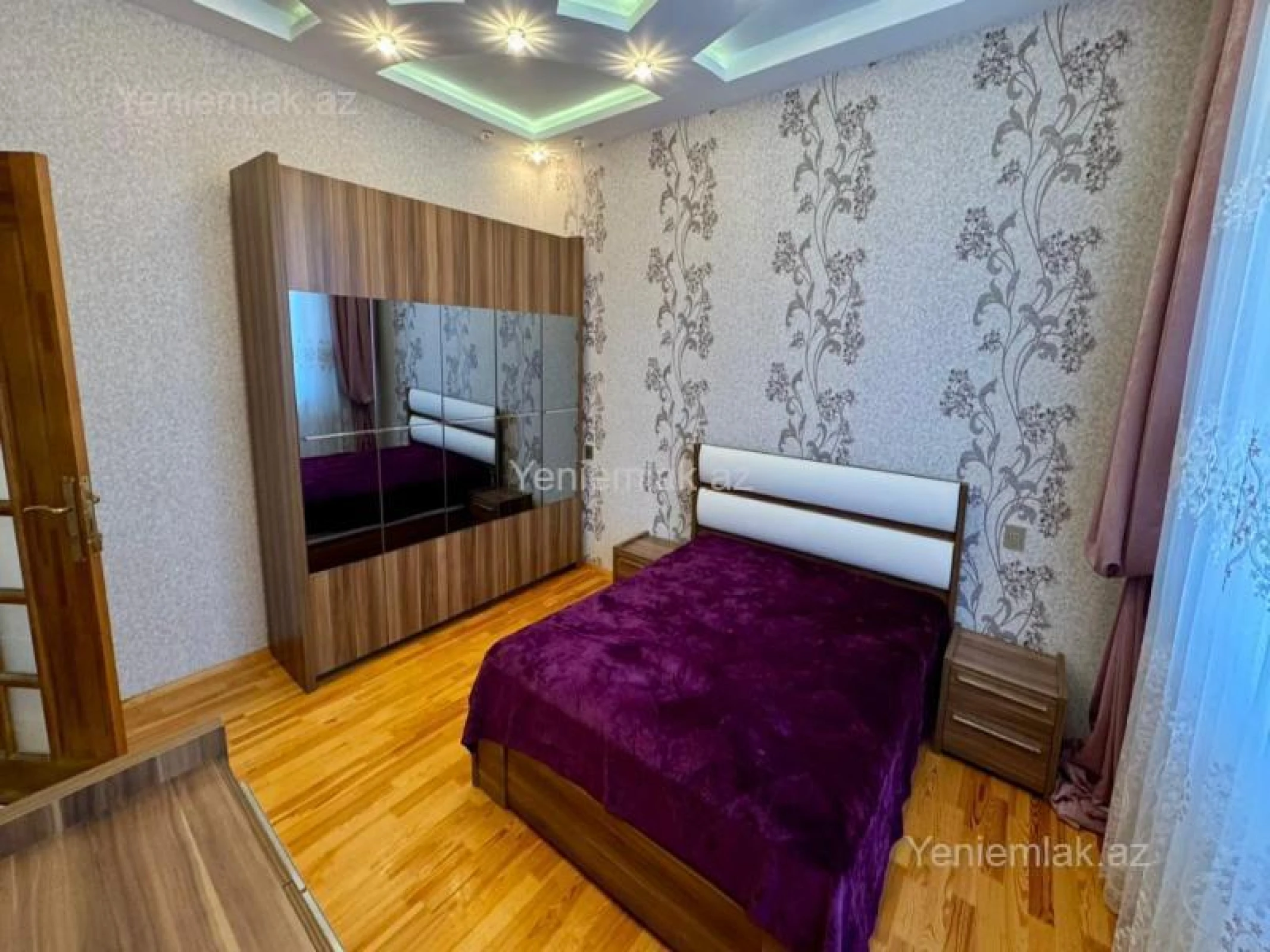 Satılır 5 otaqlı həyət evi 240 m²