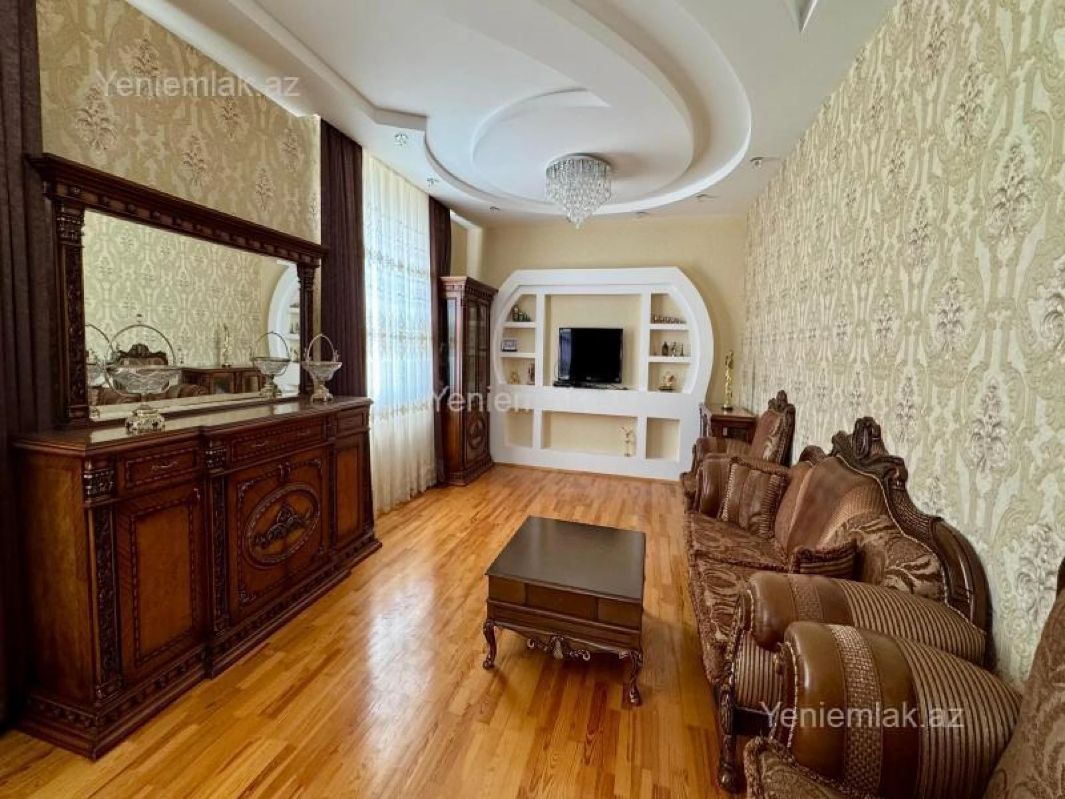 Satılır 5 otaqlı həyət evi 240 m²