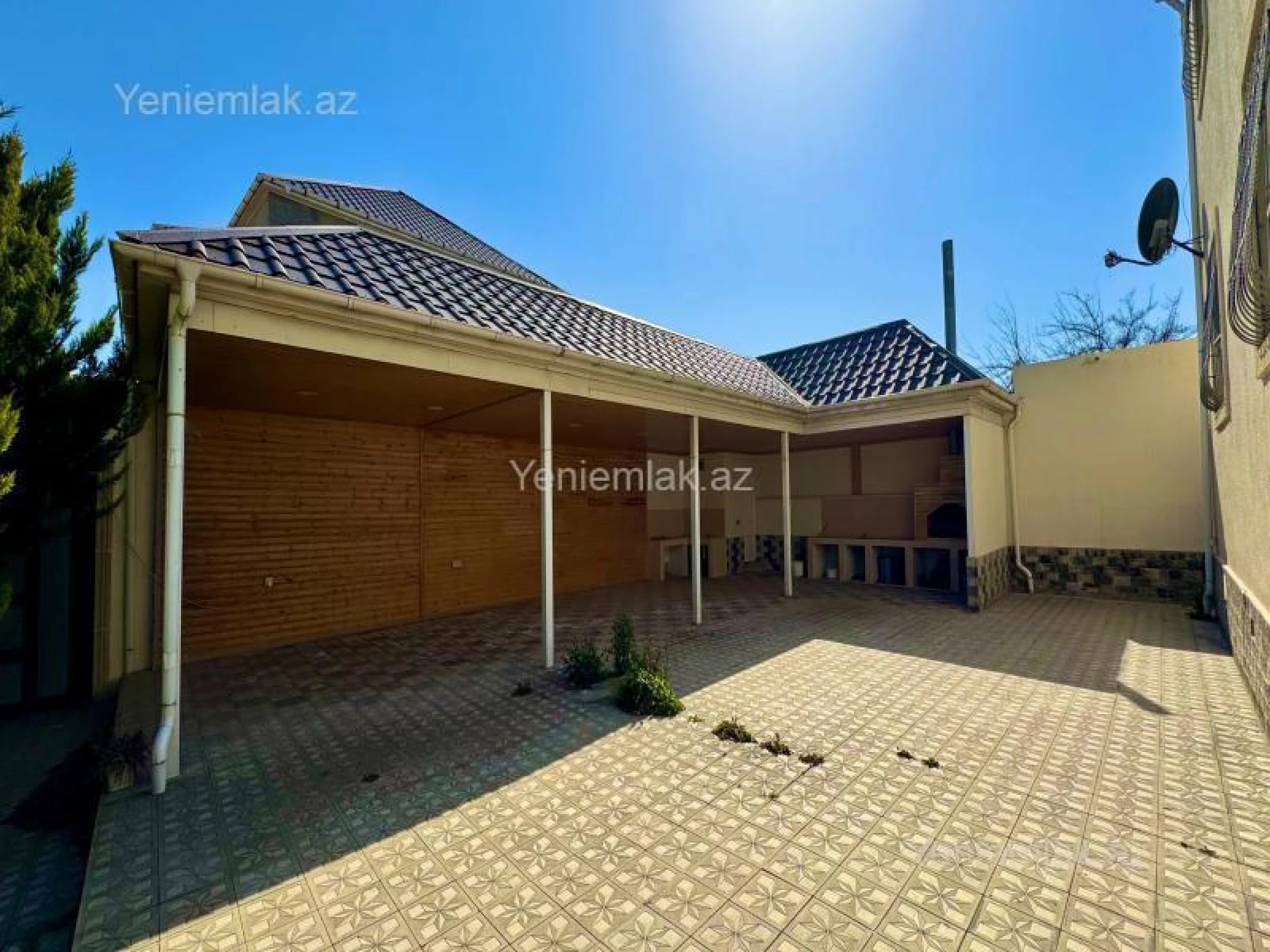 Satılır 5 otaqlı həyət evi 240 m²