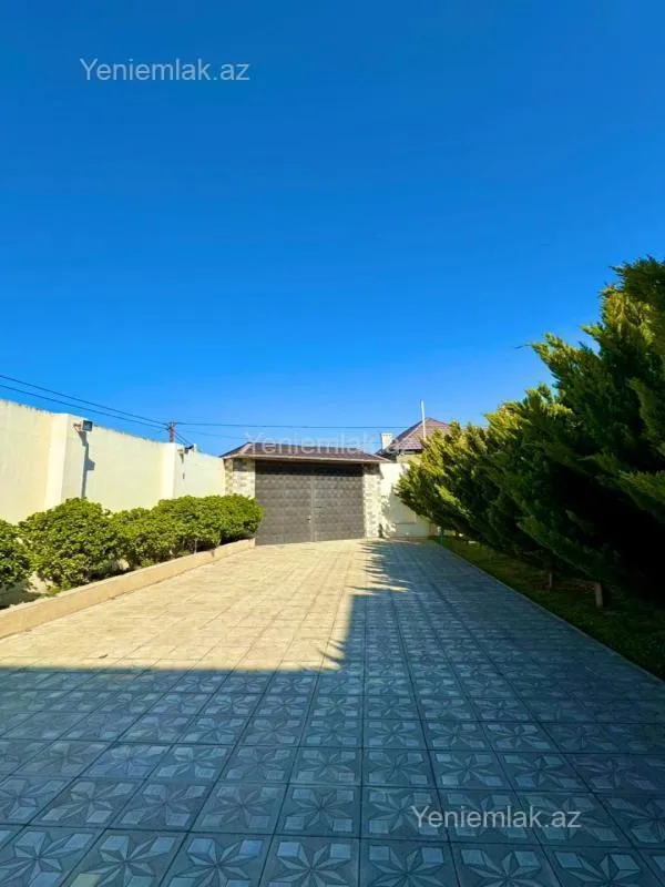 Satılır 5 otaqlı həyət evi 240 m²