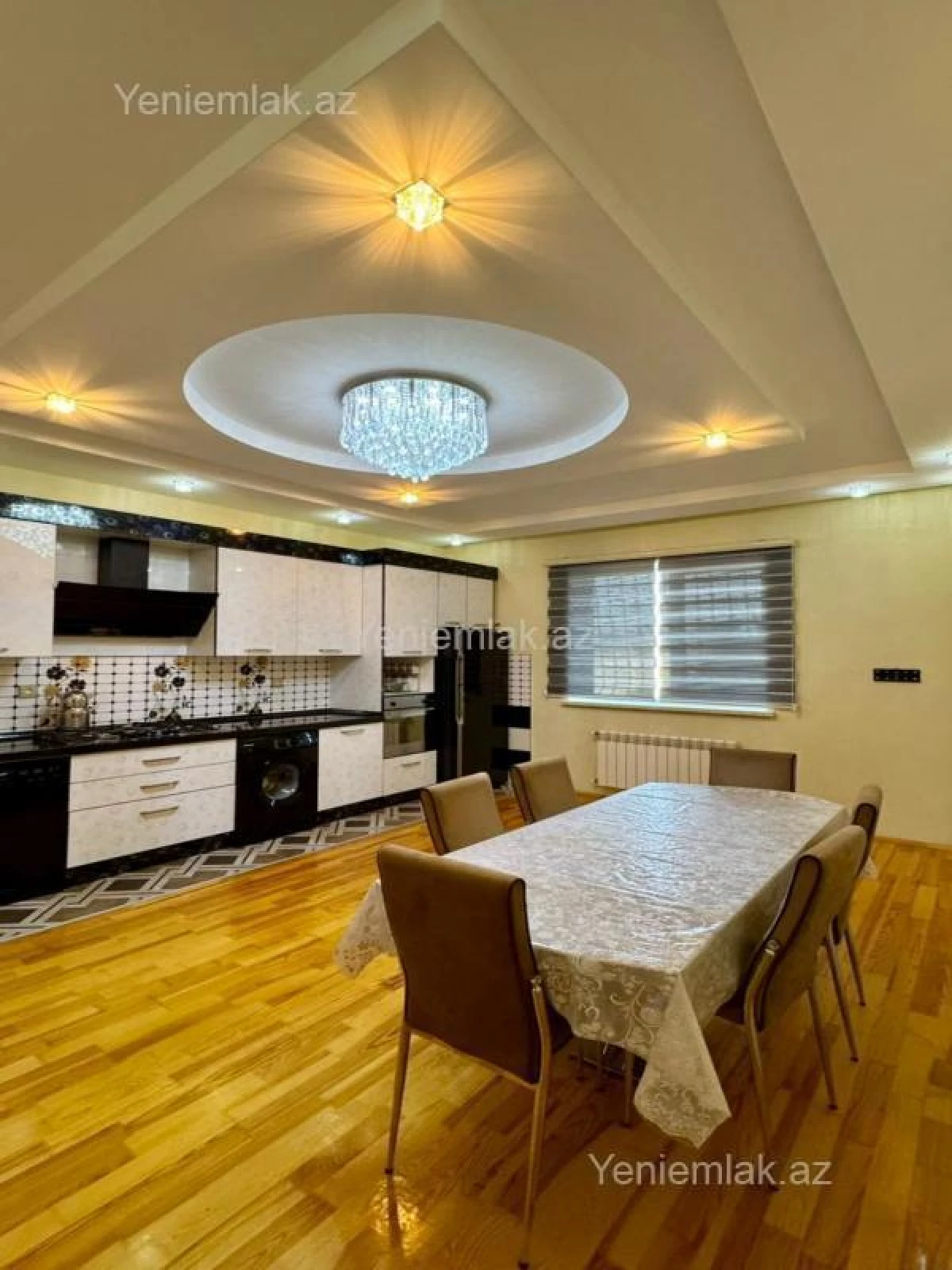 Satılır 5 otaqlı həyət evi 240 m²
