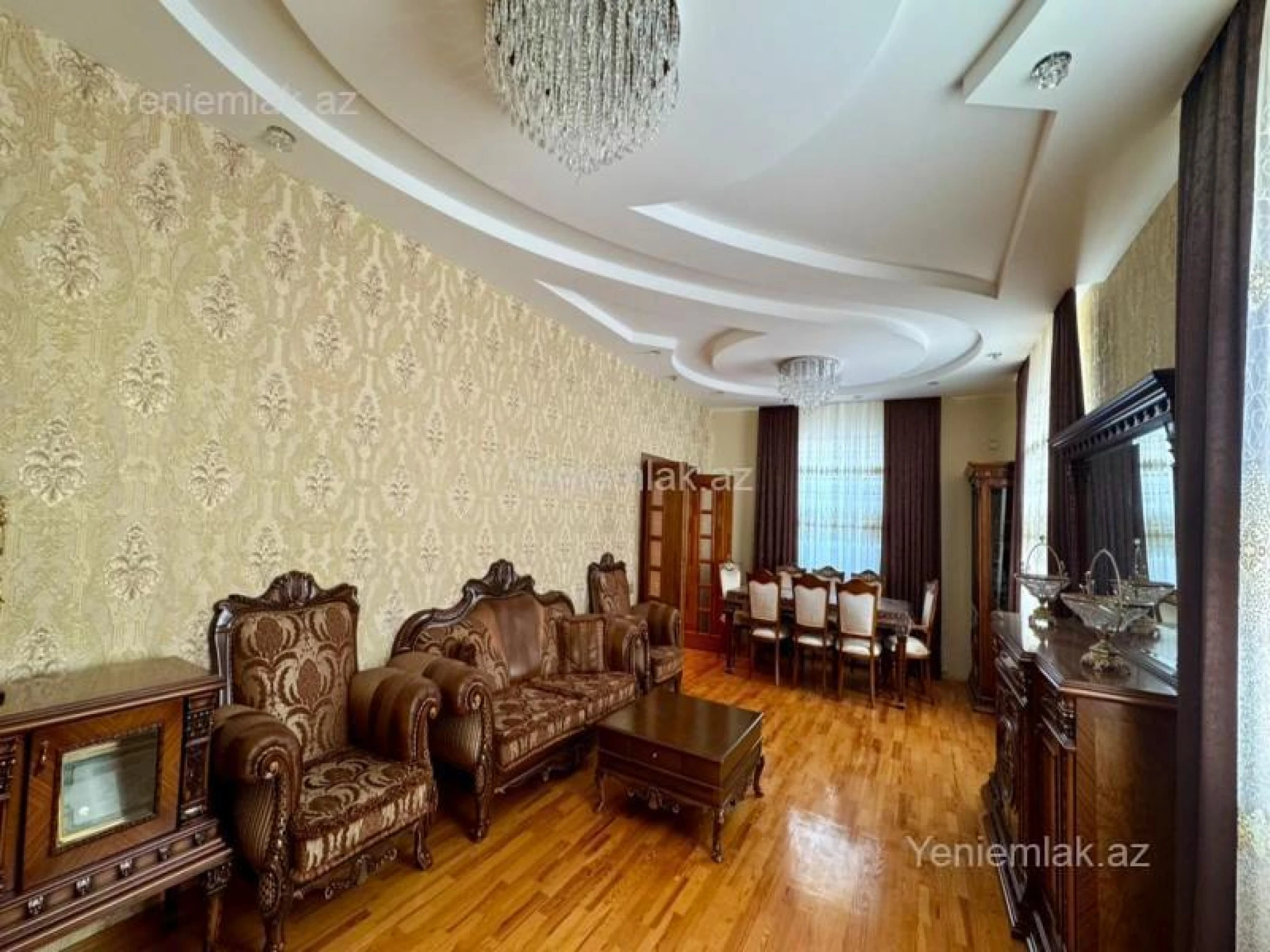 Satılır 5 otaqlı həyət evi 240 m²