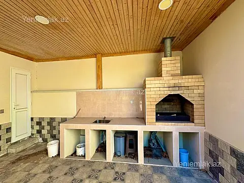 Satılır 5 otaqlı həyət evi 240 m²