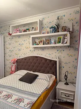 Satılır 4 otaqlı köhnə tikili 113 m²