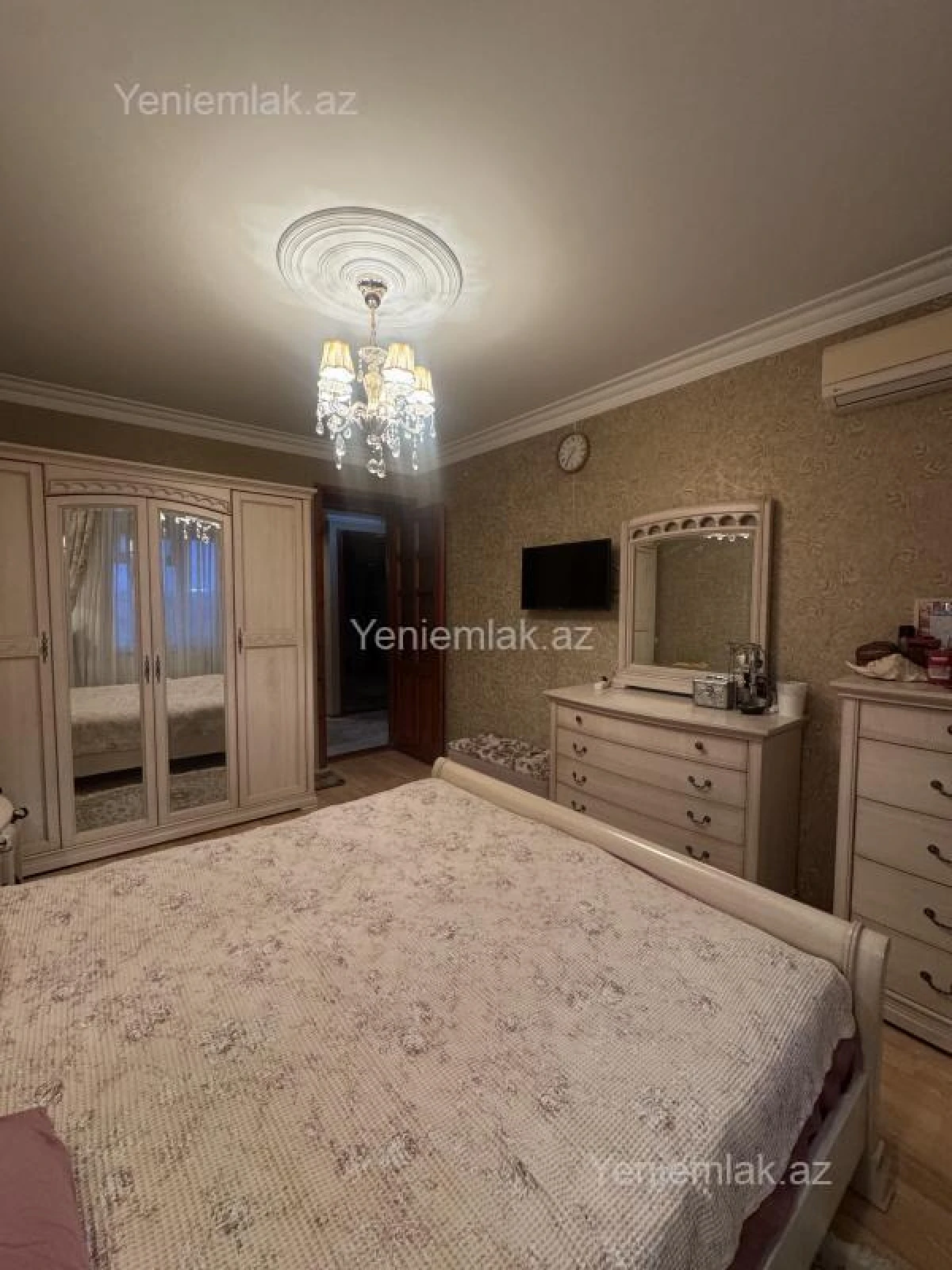 Satılır 4 otaqlı köhnə tikili 113 m²