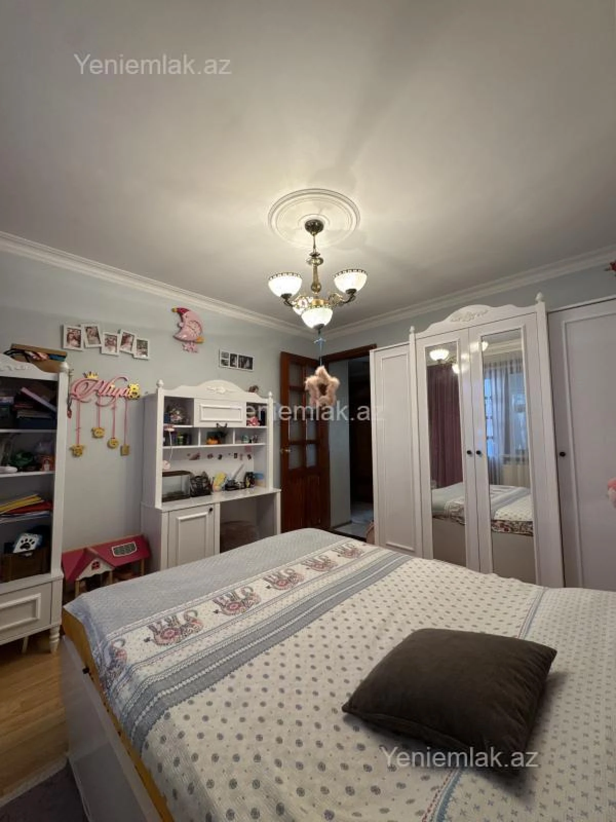 Satılır 4 otaqlı köhnə tikili 113 m²