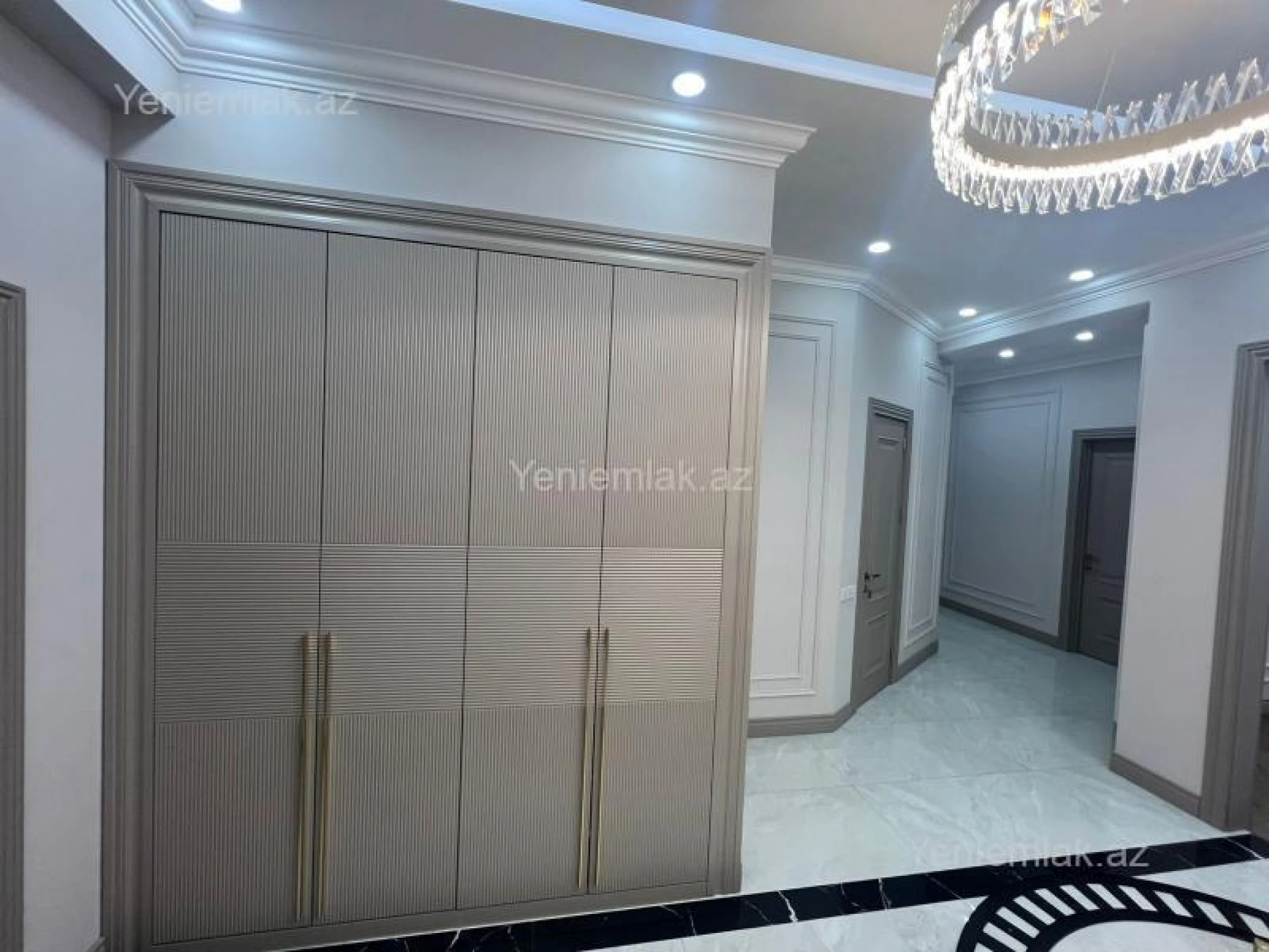 Satılır 3 otaqlı yeni tikili 135 m²