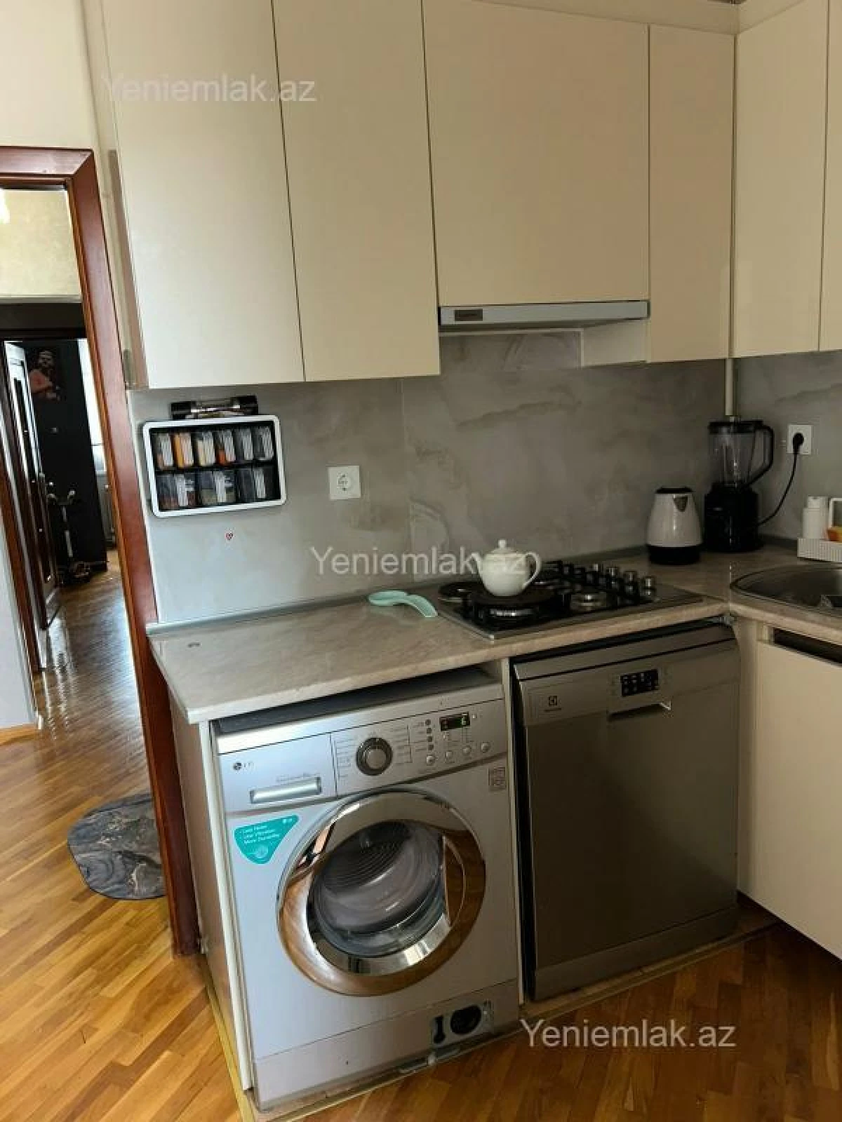 Satılır 3 otaqlı köhnə tikili 64 m²