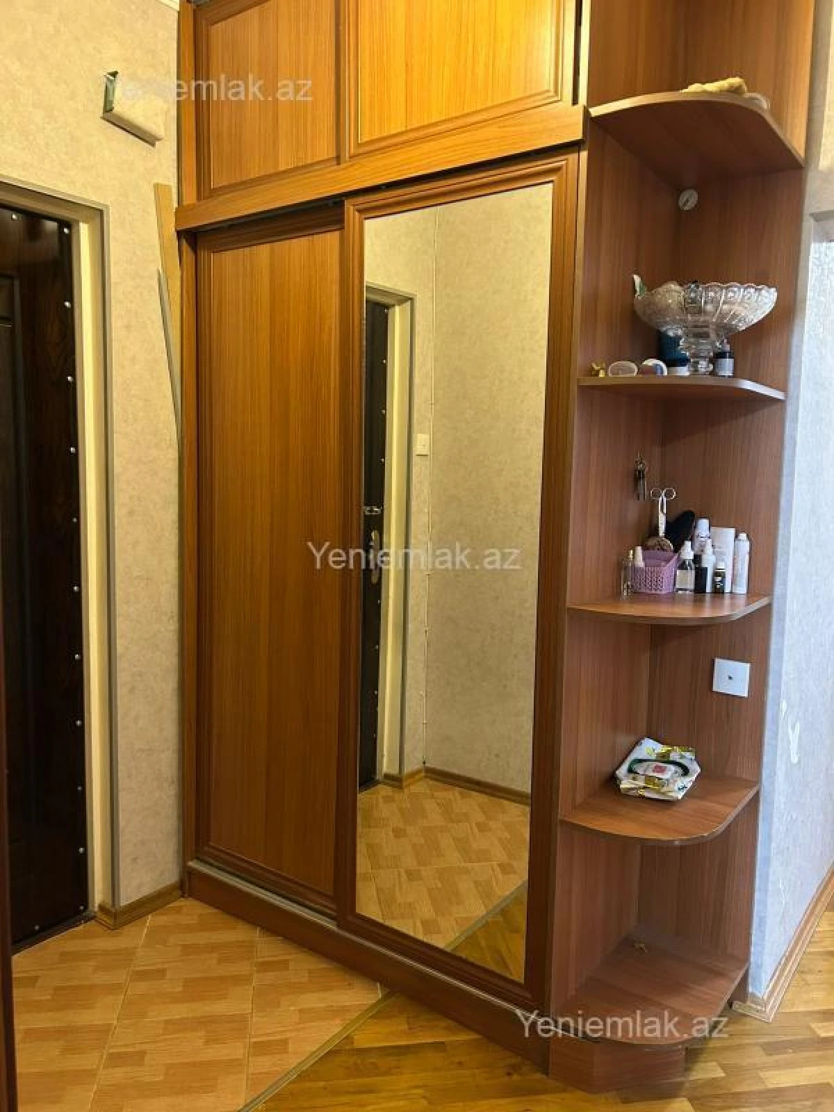 Satılır 3 otaqlı köhnə tikili 64 m²