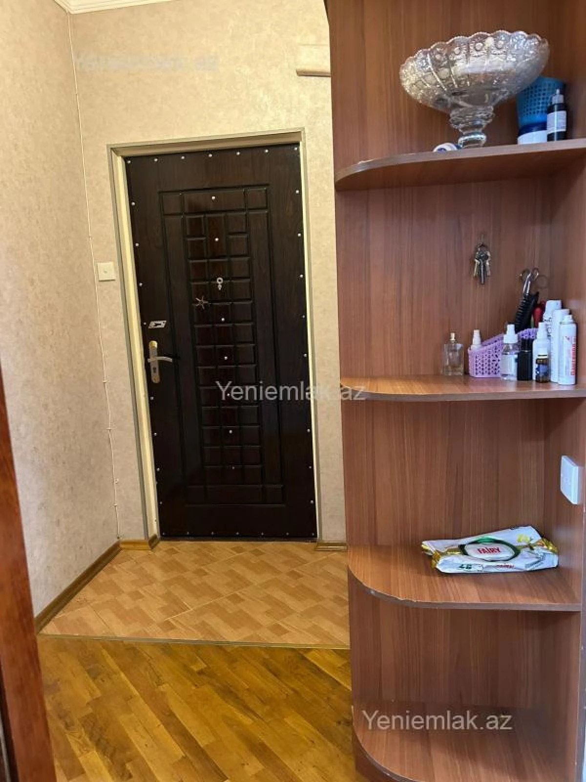 Satılır 3 otaqlı köhnə tikili 64 m²