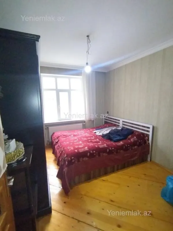 Satılır 2 otaqlı köhnə tikili 50 m²