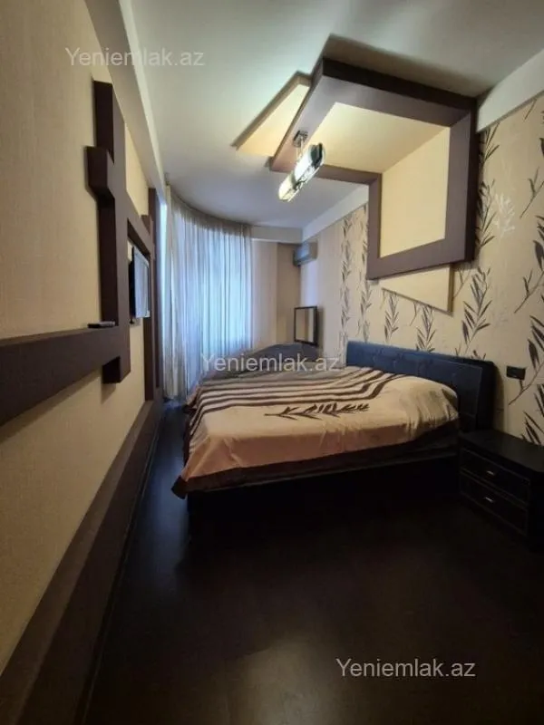 Satılır 4 otaqlı yeni tikili 160 m²