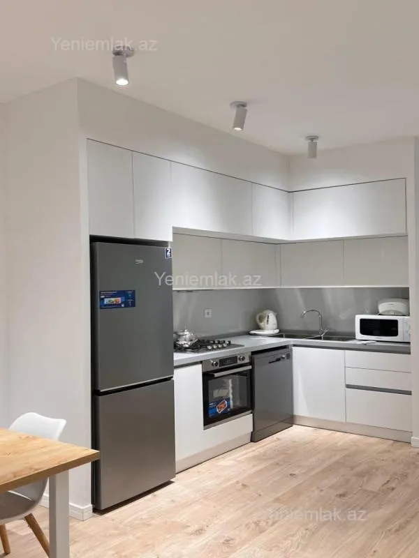 Satılır 2 otaqlı yeni tikili 68 m²