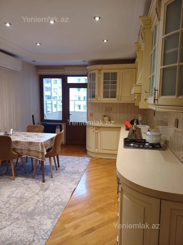 Satılır 3 otaqlı yeni tikili 134 m²