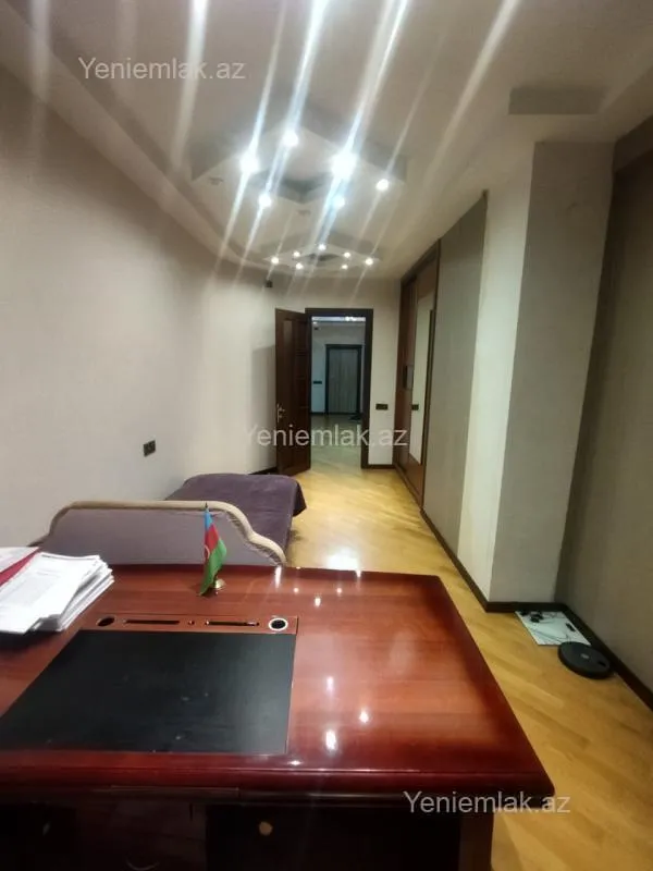 Satılır 4 otaqlı yeni tikili 181 m²